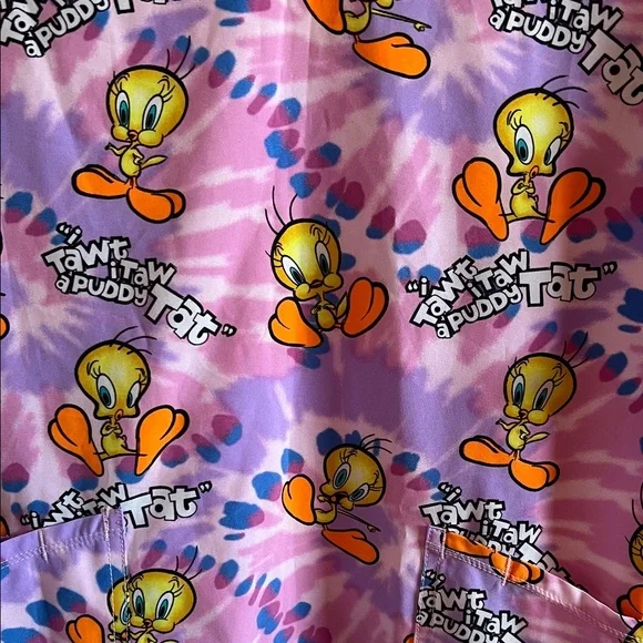NWT Looney Tunes Tweety Bird Print V-Neck Scrub Top in Purple - Picture 2 of 7